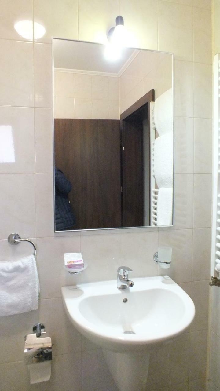 Hanul Cocosul Vitanesti Buitenkant foto